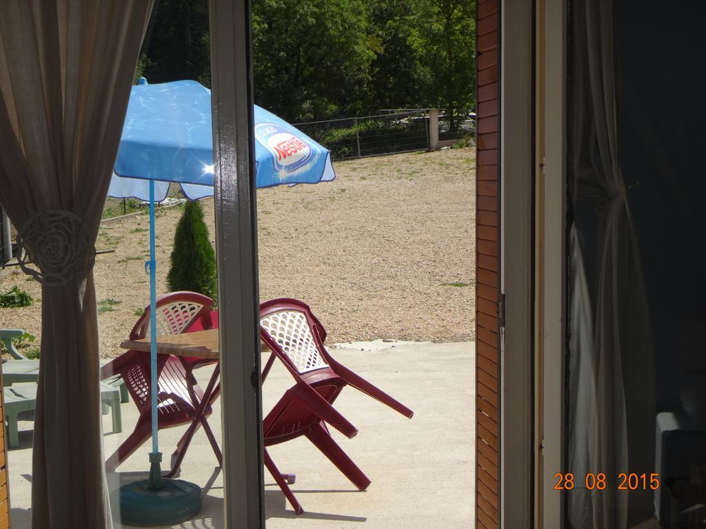 Hotel Bon Accueil Oyonnax Szoba fotó