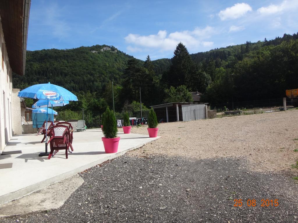 Hotel Bon Accueil Oyonnax Kültér fotó