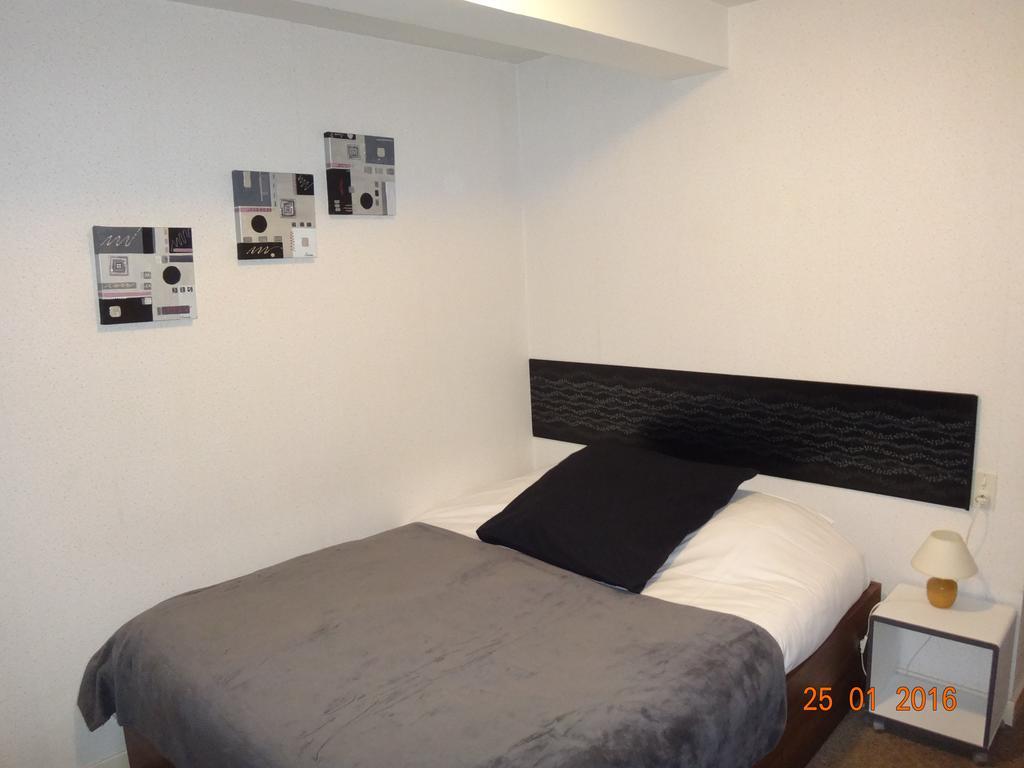 Hotel Bon Accueil Oyonnax Kültér fotó