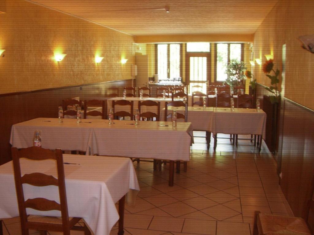 Hotel Bon Accueil Oyonnax Kültér fotó
